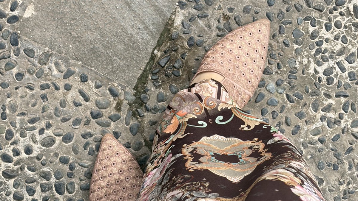 professional court jester tweet media