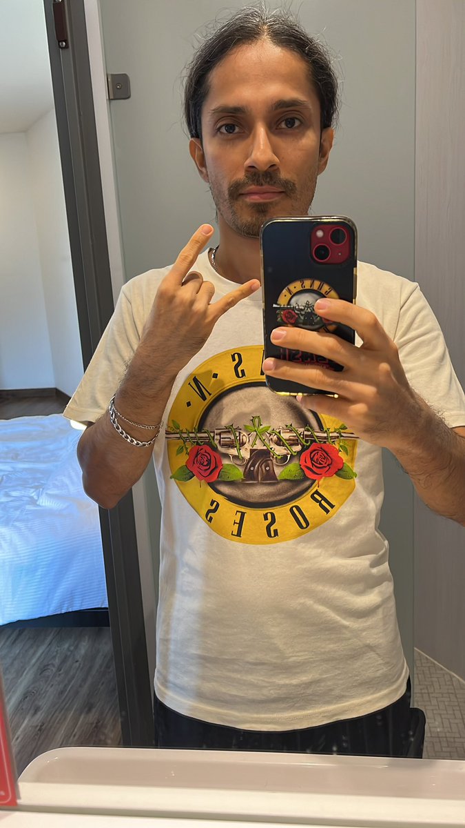 mx_slash's tweet photo. I’m ready for this amazing rock n fuckin roll night with @gunsnroses 🔥🇲🇽🤘
my favorite band !! @Slash https://t.co/dlTgZqmVLh