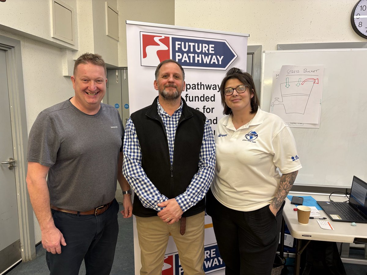 JohnMcDonald_MC's tweet photo. Fantastic mental health first aid course complete, everyone passed and what a eye opener, thanks to FAA MHFA instructor Gav Dickinson amazing work , @Futurepathway1 funded this course and hosted by Edmonton Eagles Costas x https://t.co/Xuz3fNuliL