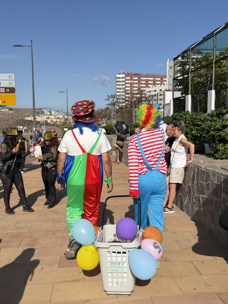 mycanaryislands's tweet image. 22 degrees live from Tropical.

#carnival #carnaval2026 #Maspalomas #GranCanaria #canarias #spain #mycanaryislands #fblifestylechallenge