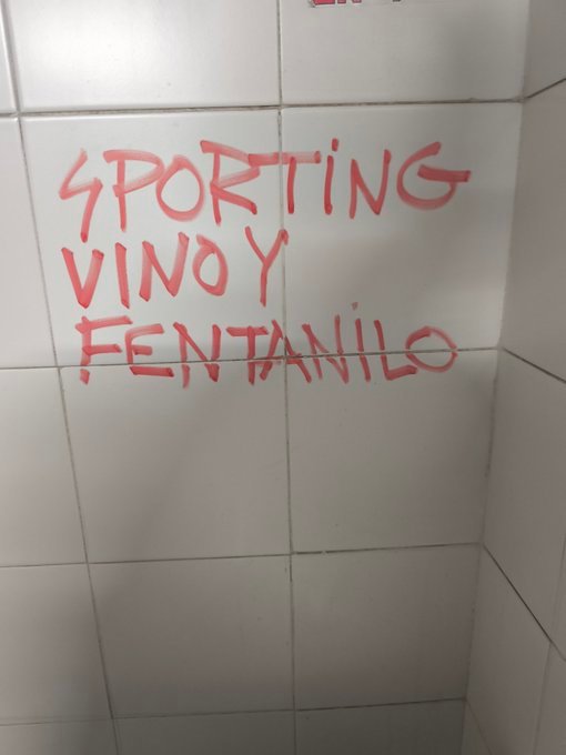 spooky pingüina 🎃 tweet media