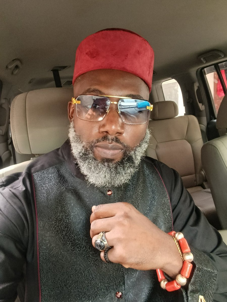 Yinka the Grey tweet media