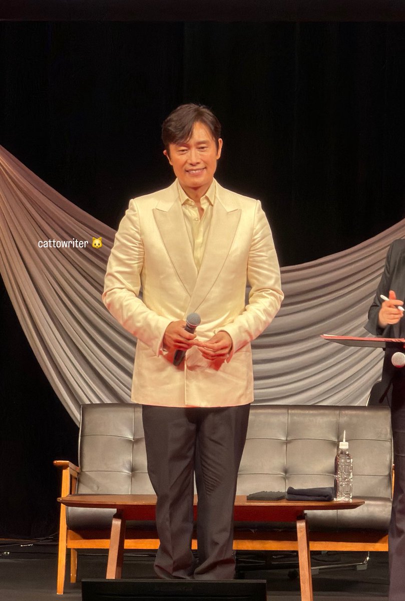 cattowriter🐱 tweet media