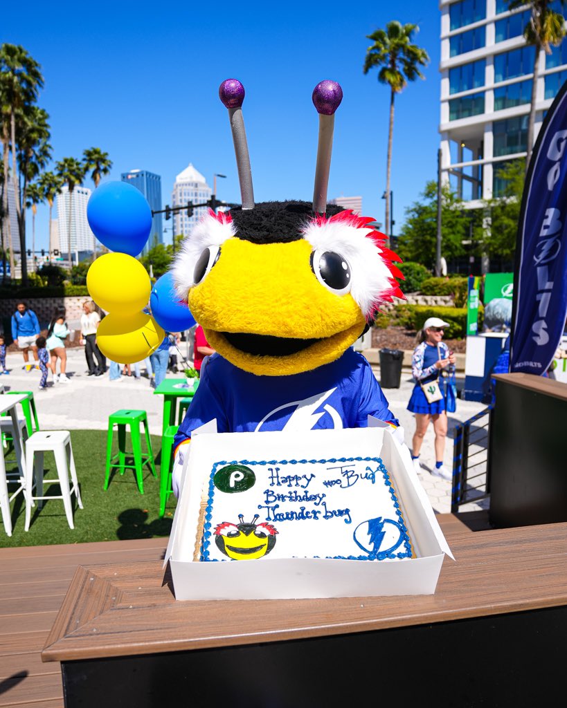 ThunderBug tweet media