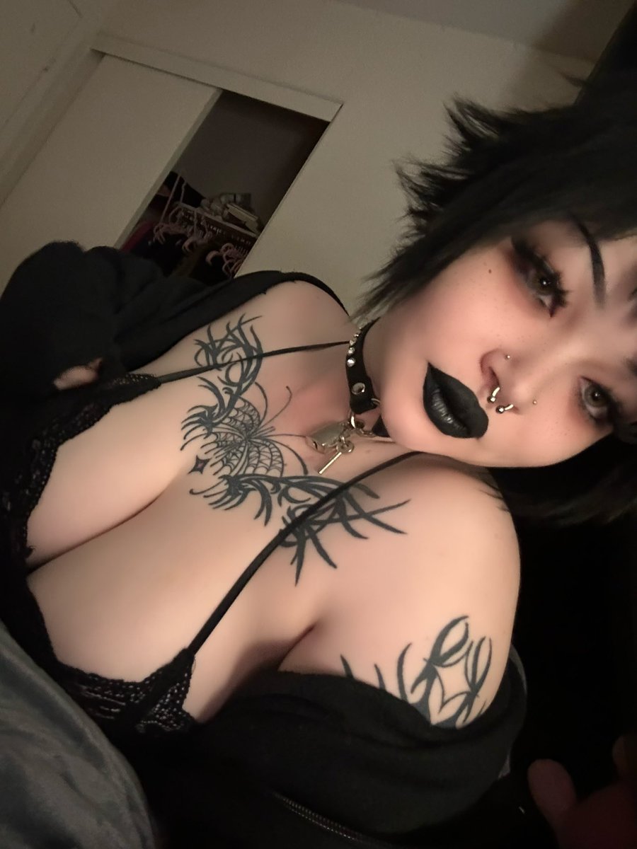 𝓥𝓪𝓶𝓹𝔂 ˖ . ݁𝜗𝜚. ݁₊ tweet media