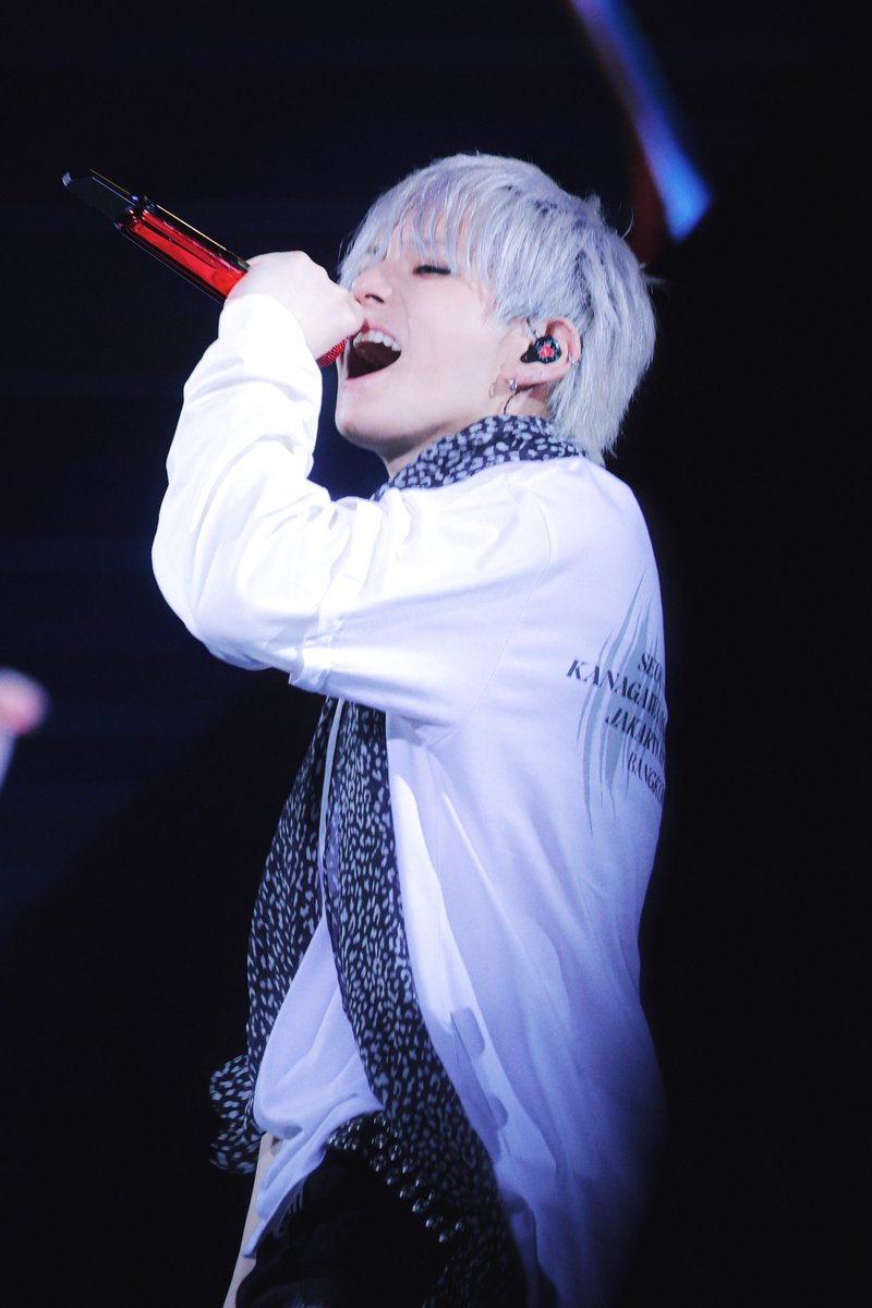 𝗮𝗰𝗲𝗰𝗮𝘁 tweet media