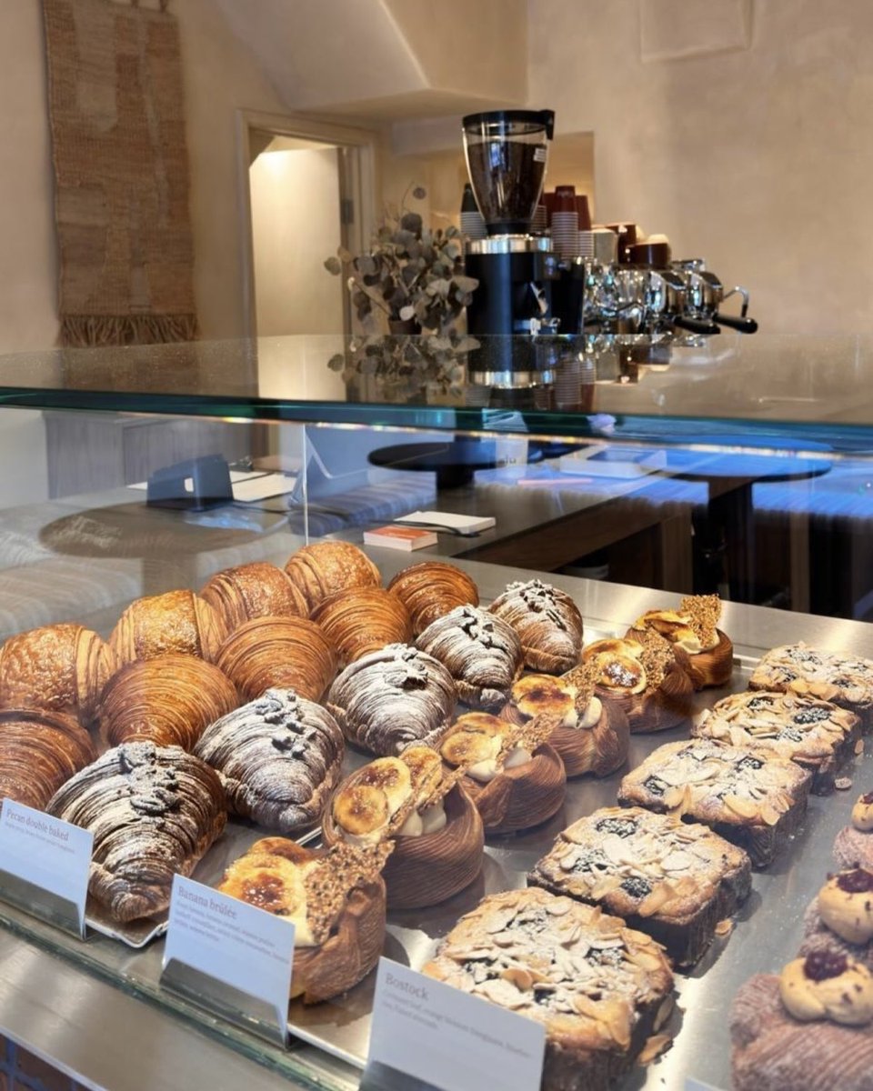 هُنا لندن tweet media