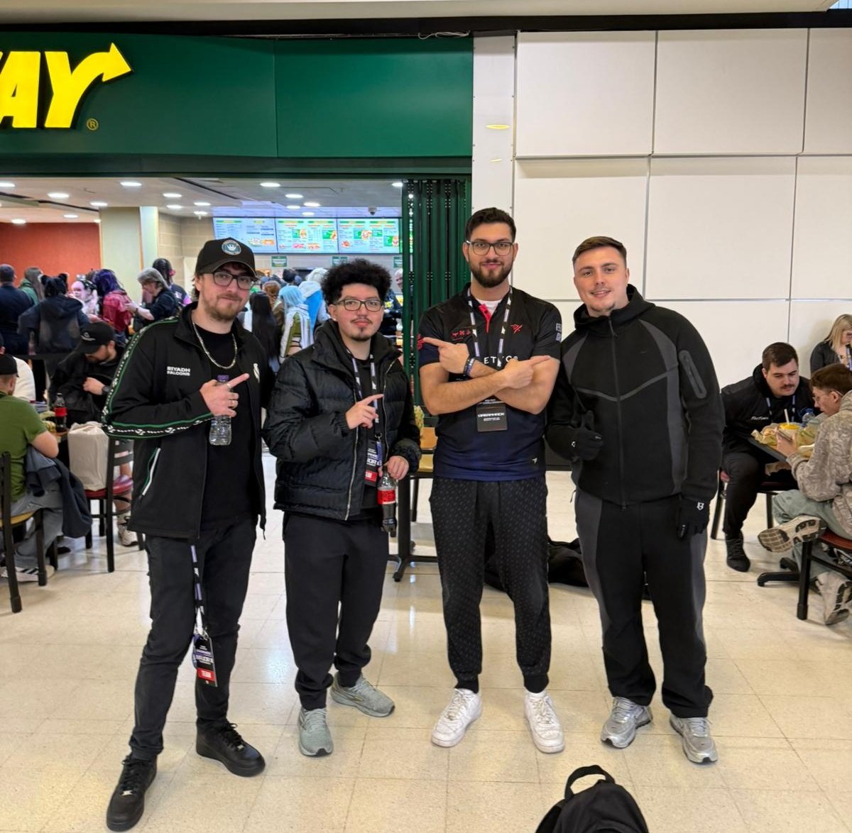 SaiONaraツ tweet media