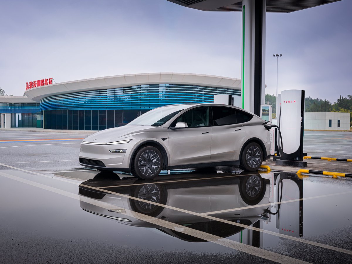 Tesla Asia tweet media