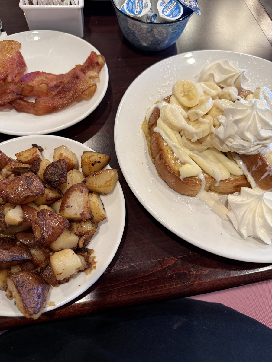 Chris 🩷✨ tweet media