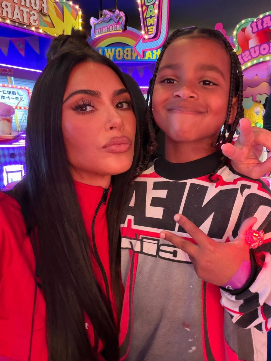 Complex Style tweet media