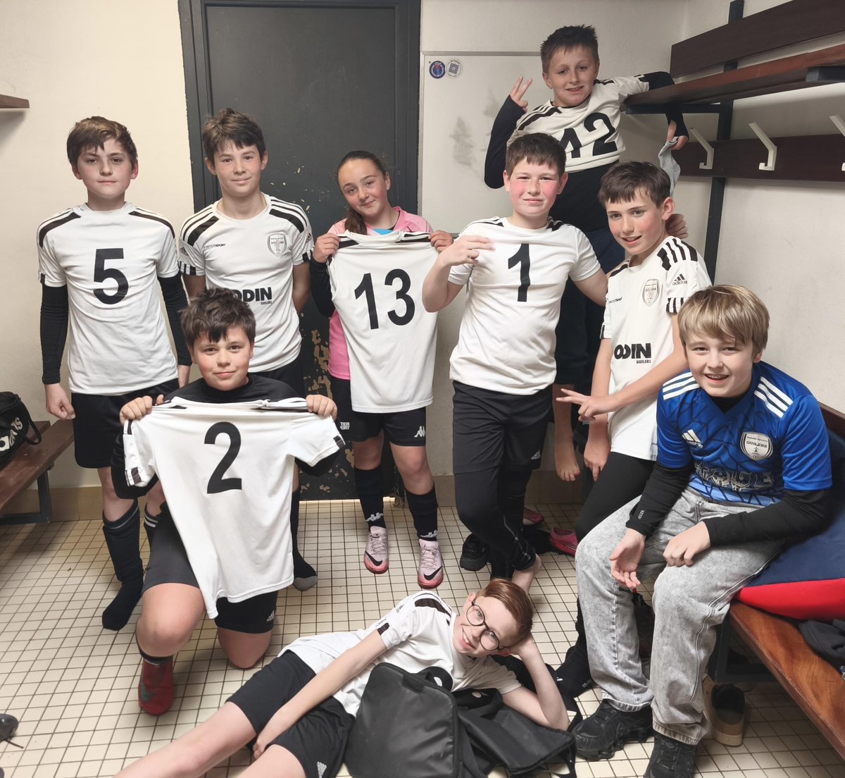 AS GUILERS tweet media