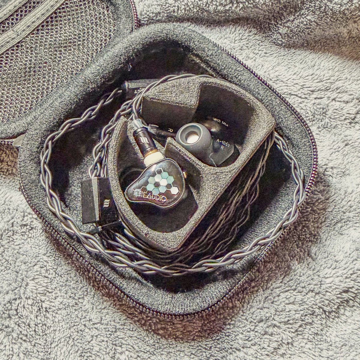 おやぶん tweet media