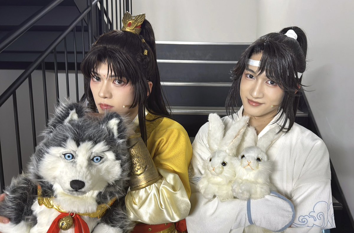 舞台『魔道祖師』遡洄編
8日目ありがとうございました！

仙子には負けないぞっ🐇❗️

明日は東京公演千秋楽です！
引き続き全力で精一杯頑張ります！！

#金凌 #藍思追 
#舞台魔道祖師 #ステそし