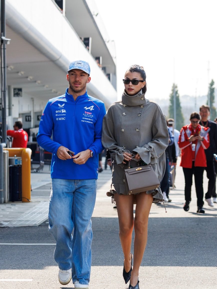 AthleteVanity's tweet image. Pierre Gasly and his partner, Kika Gomes 🥹❤️