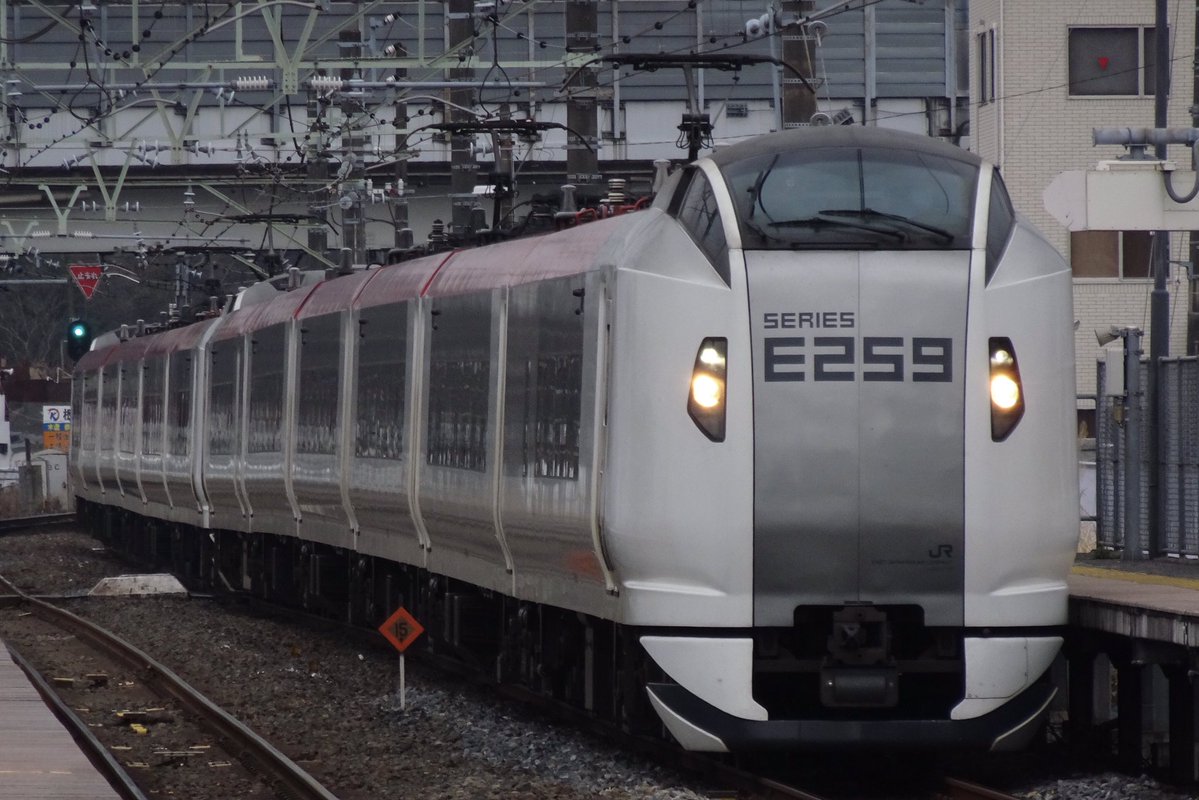 にはご tweet media