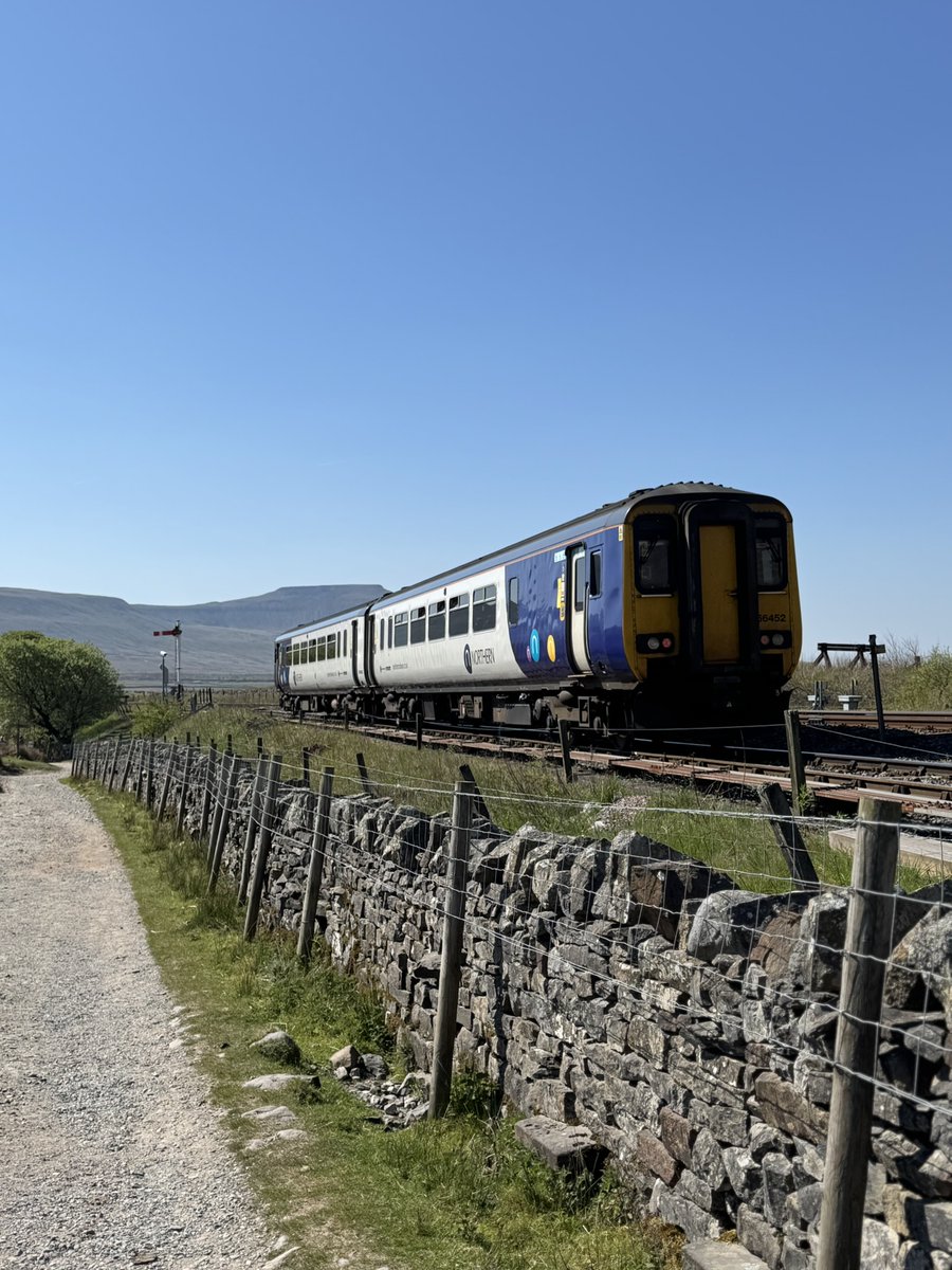 Yorkshire Dales National Park tweet media
