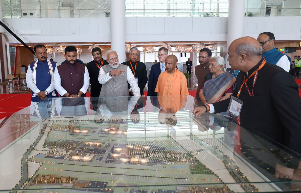 Narendra Modi tweet media