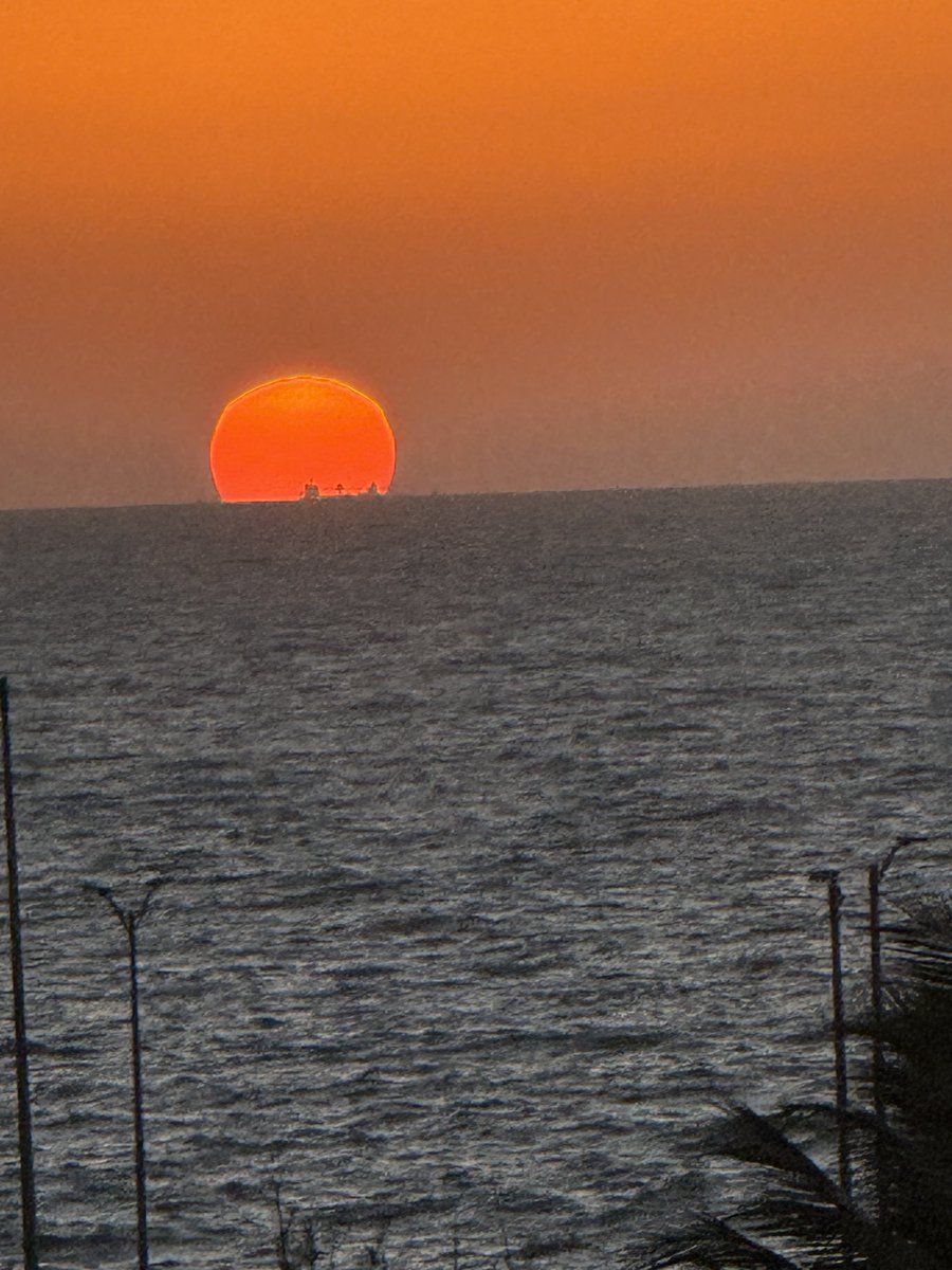 NO Pollution 5.0 in mumbai. Not seen a Sunset like this from the veranda  in a long time