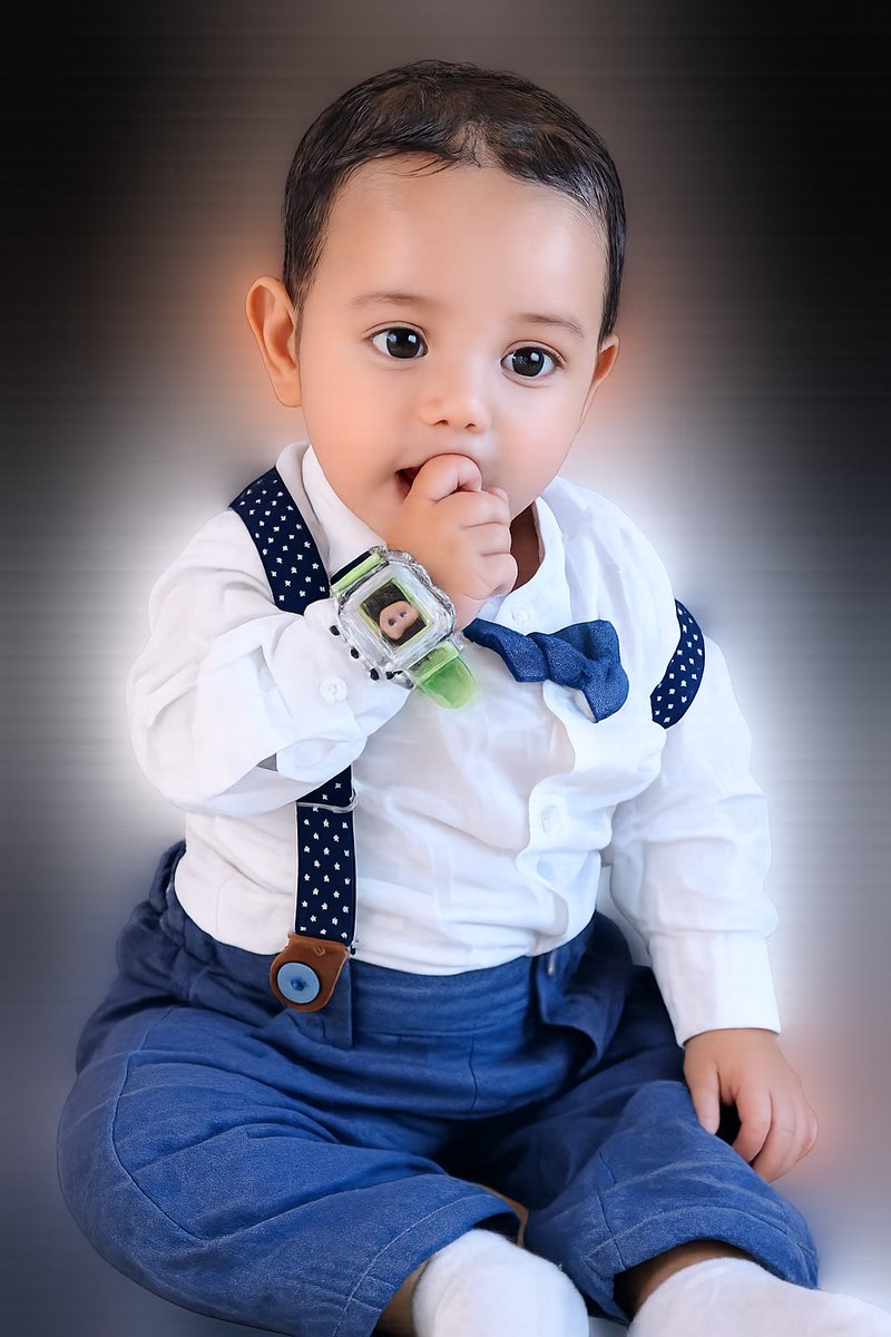 MoidulIslamMon2's tweet photo. When his father clicks the photo, every shot turns into something truly special 📸✨ https://t.co/bejHBFGyjg