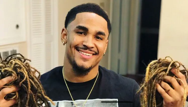 Crimson Clio in Midnight Green🪽 tweet media