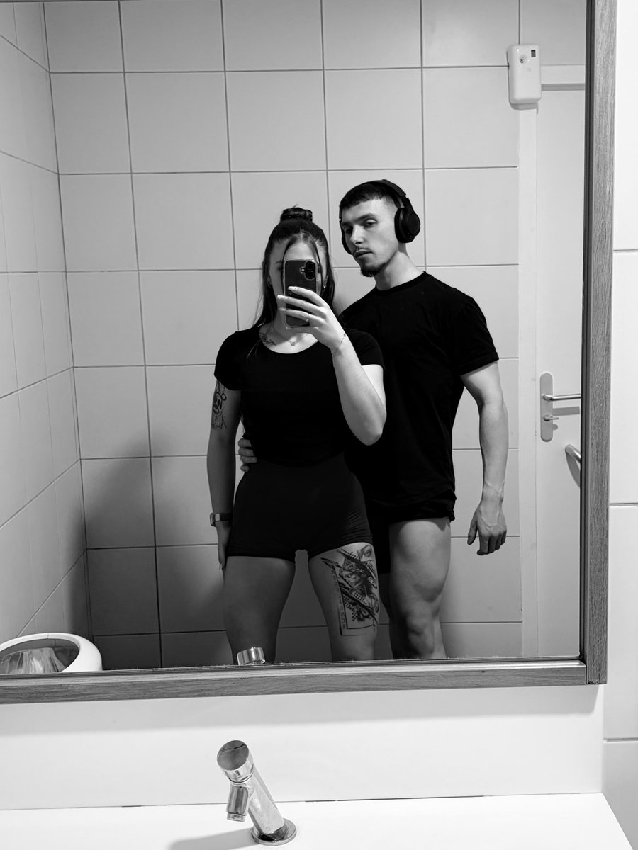 Alxson🖤 tweet media