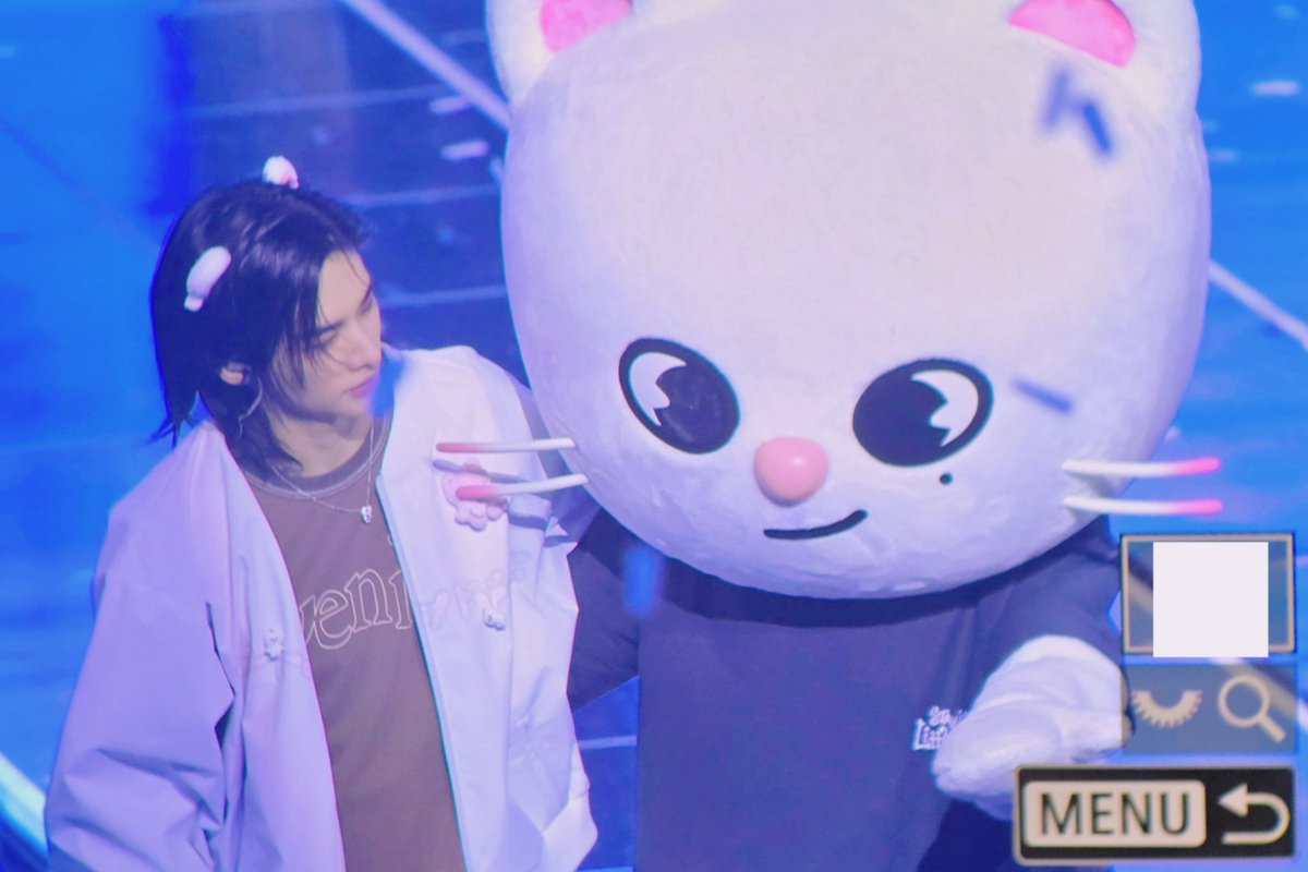 ᴍɪɴᴛ tweet media