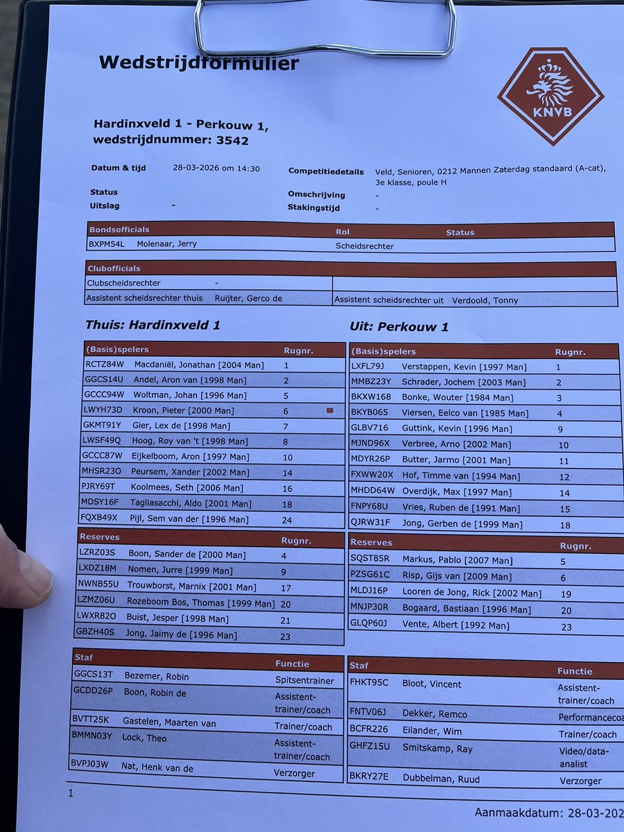 elButro9 tweet media