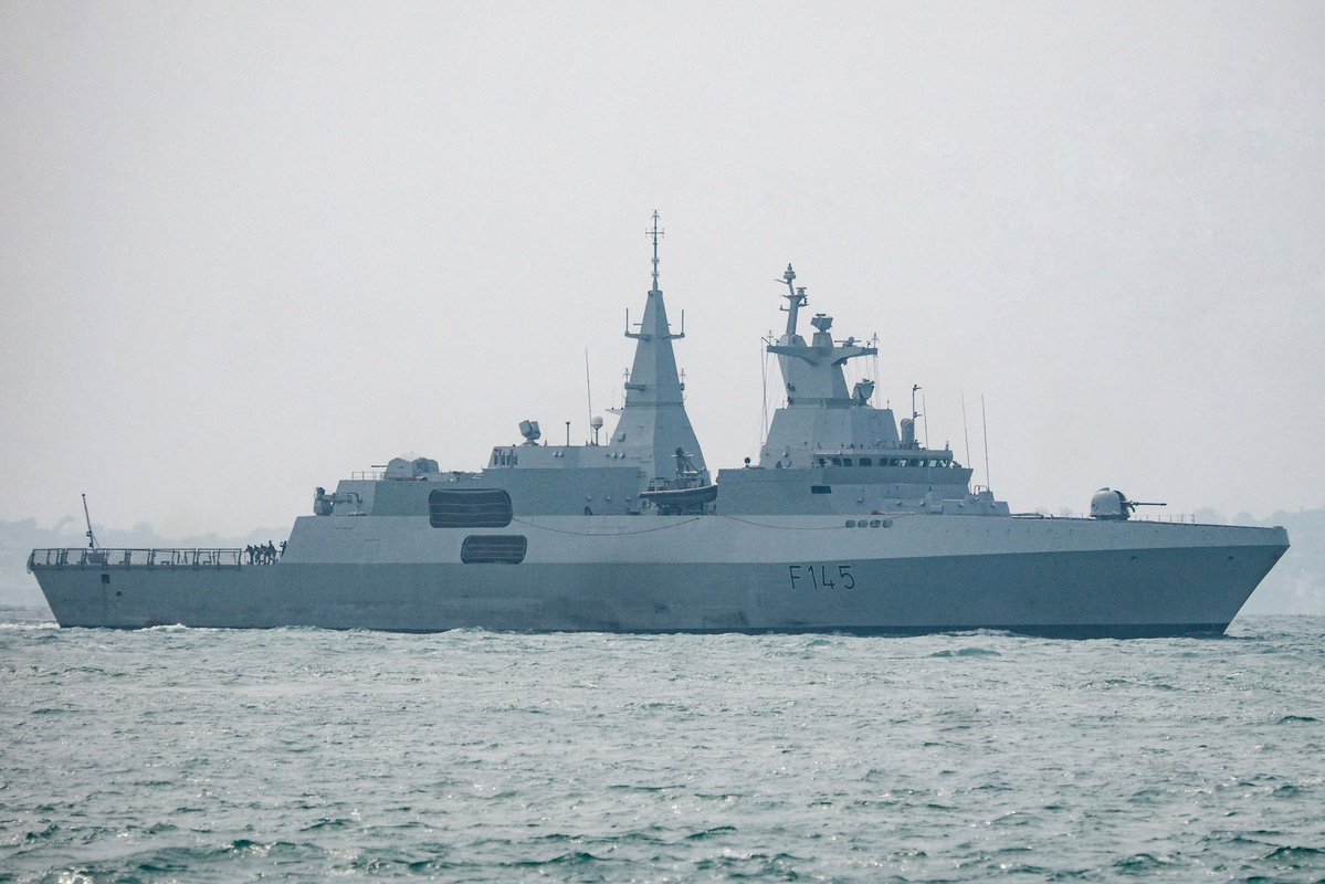 WarshipCam tweet media