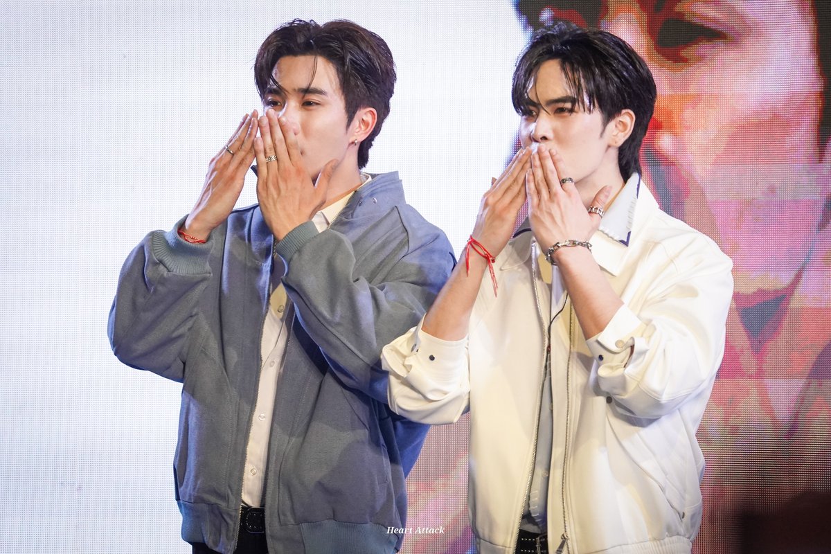 xheart_attackx_'s tweet image. เล็งมาจากบ้านเลยมั้งน่ะ

PERTHSANTA ALONG W HEALTHY

#CocoloveXPerthSanta