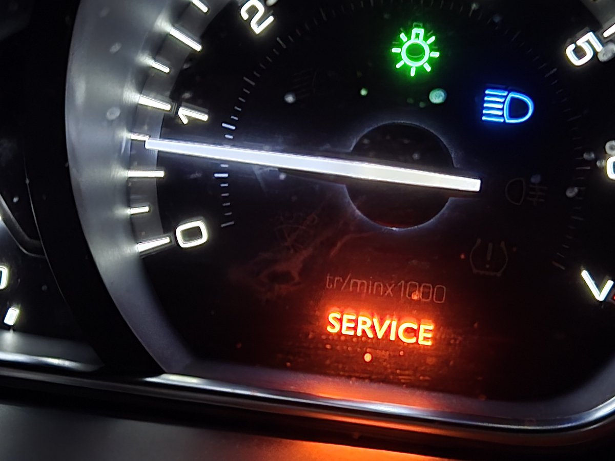 ですだ tweet media