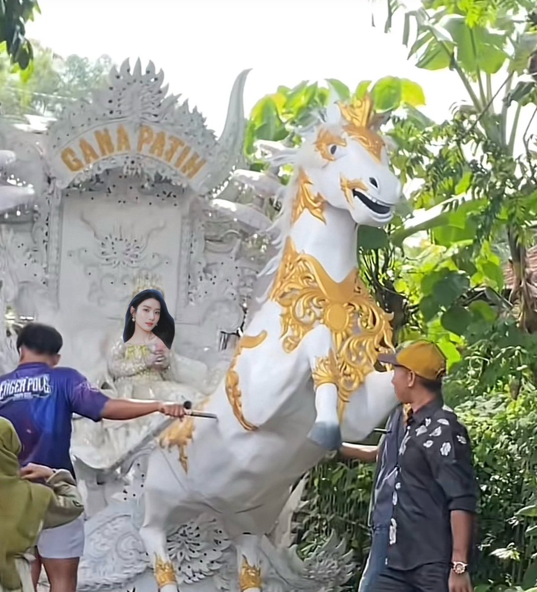 𝐴𝑦𝑎 tweet media