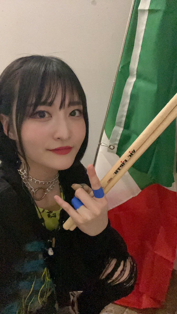 Daily Chika tweet media