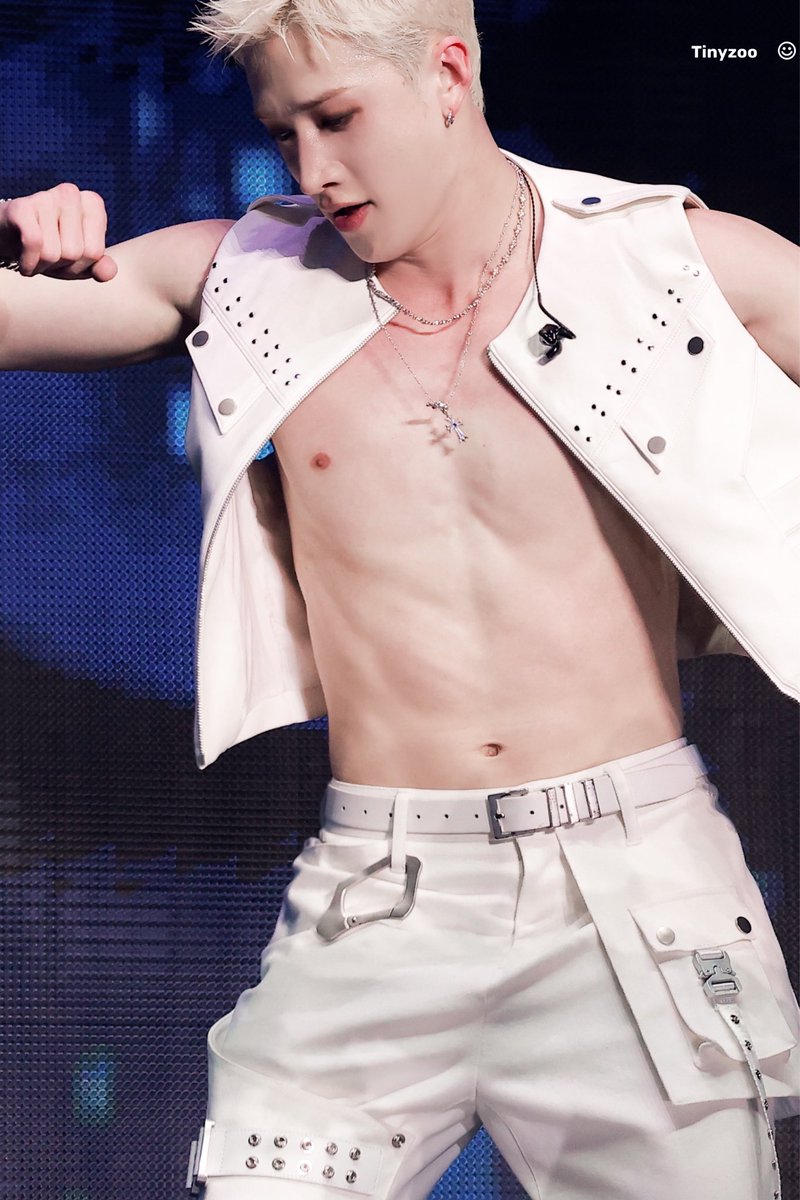 TinyzooOO tweet media