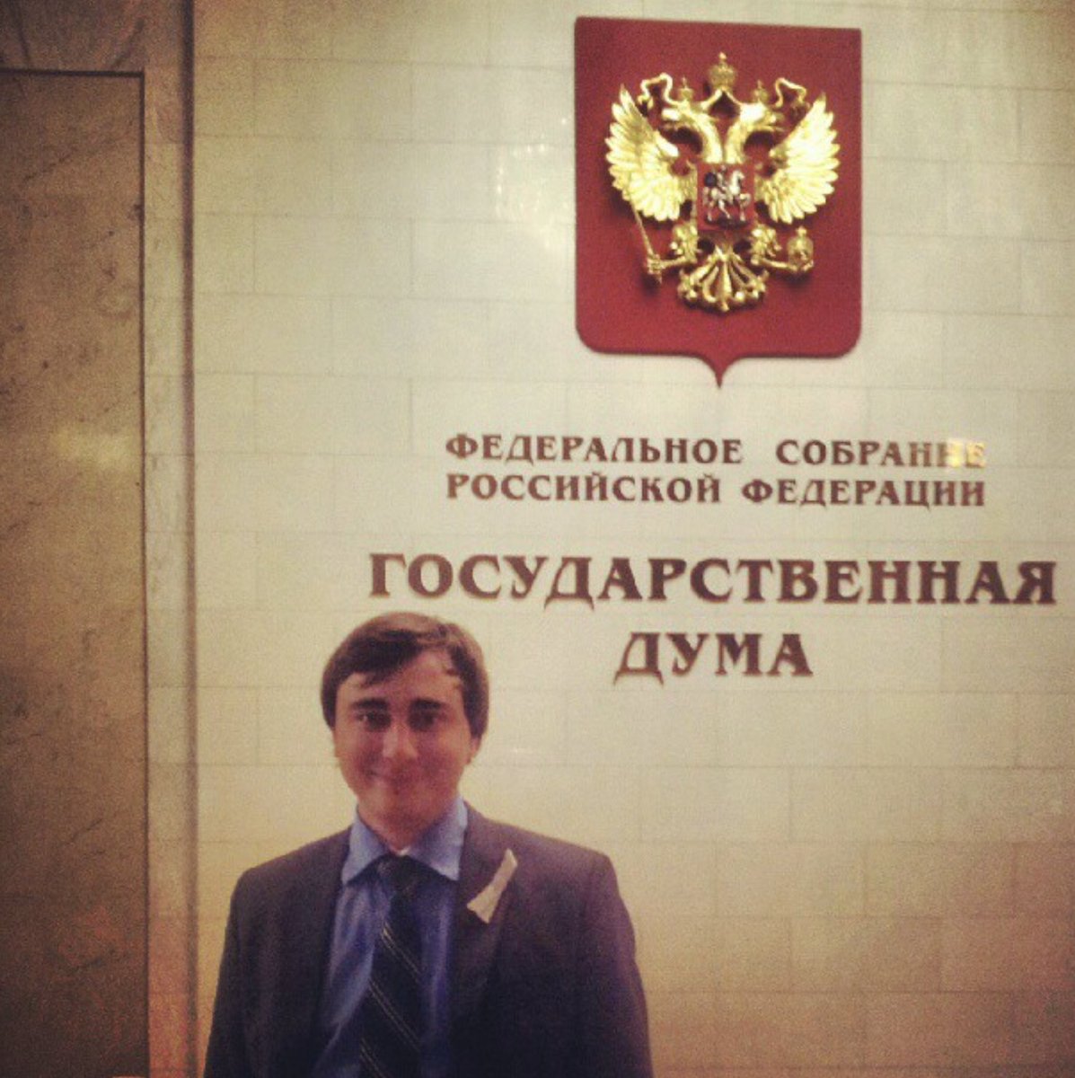 <a href="/brewerov/">Андрей Пивоваров</a> Не очень умный ты, Андрюша.

В госдуме я работал, поддерживая все протесты. И в партию ЛДПР не вступал.
И белая ленточка на пиджаке это легко подтверждает. 
Захотел бы карьеры, там бы и остался и никакие символы протеста не носил.

Легальному Навальному ))
Дело Кировлес