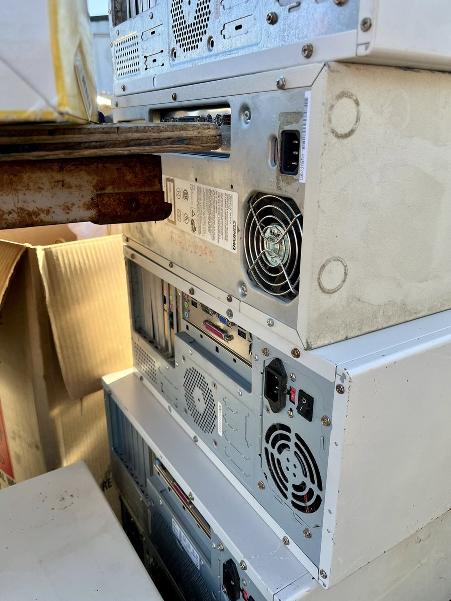 RetroFox tweet media