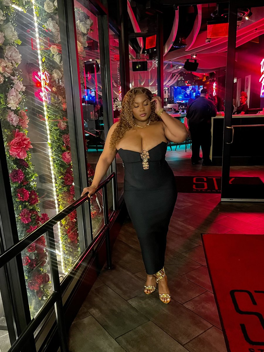 🇯🇲 That-Tiny-Thick-Chick tweet media