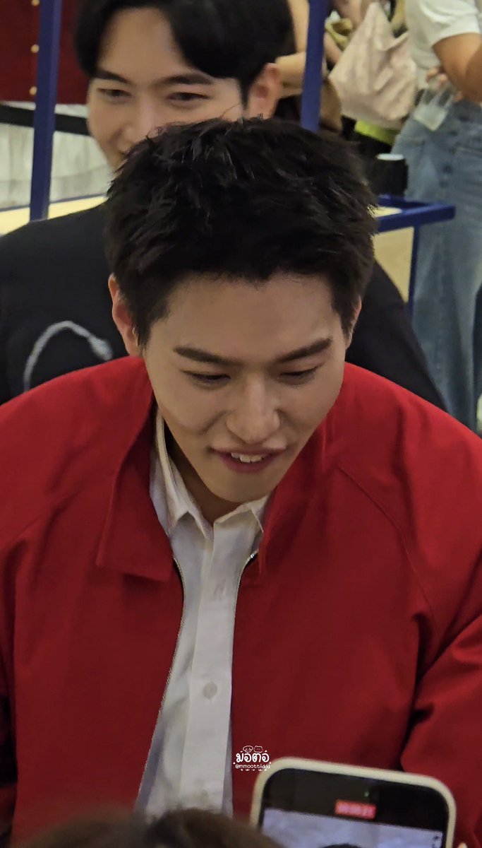 *.:｡✿ มอตอ *.:｡✿ (อยากเป็นพี่อ๊อด) tweet media