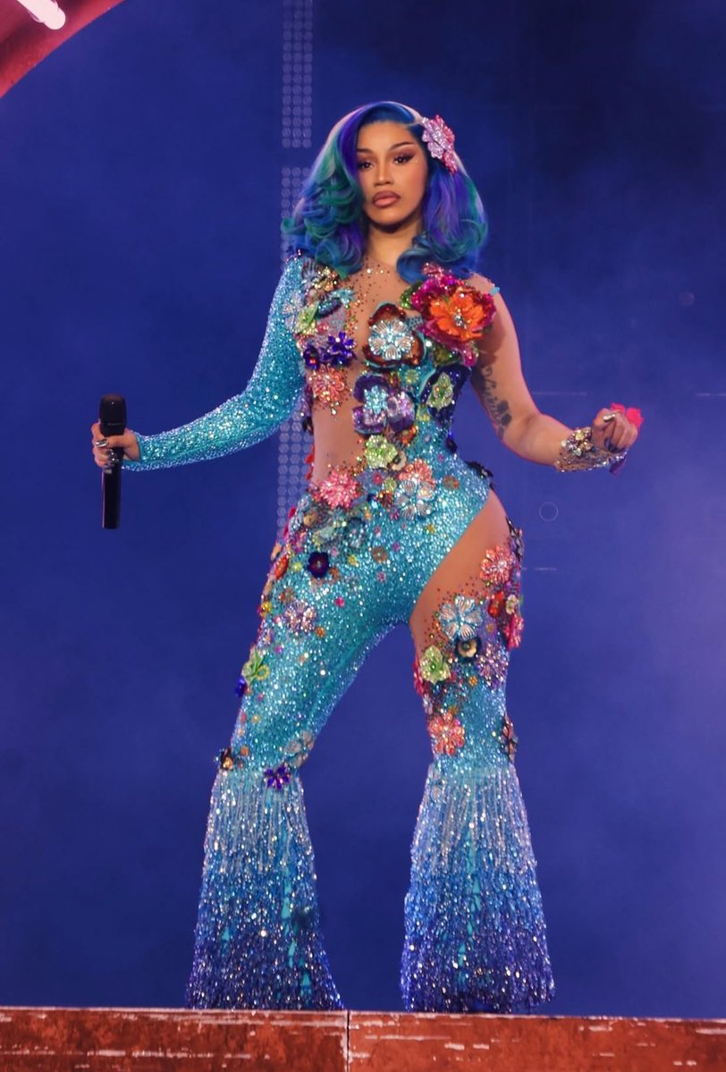 Bodega Baddie tweet media