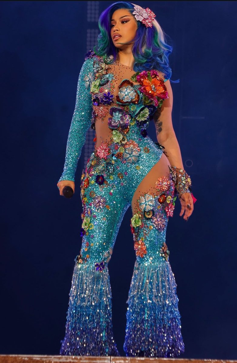 Bodega Baddie tweet media