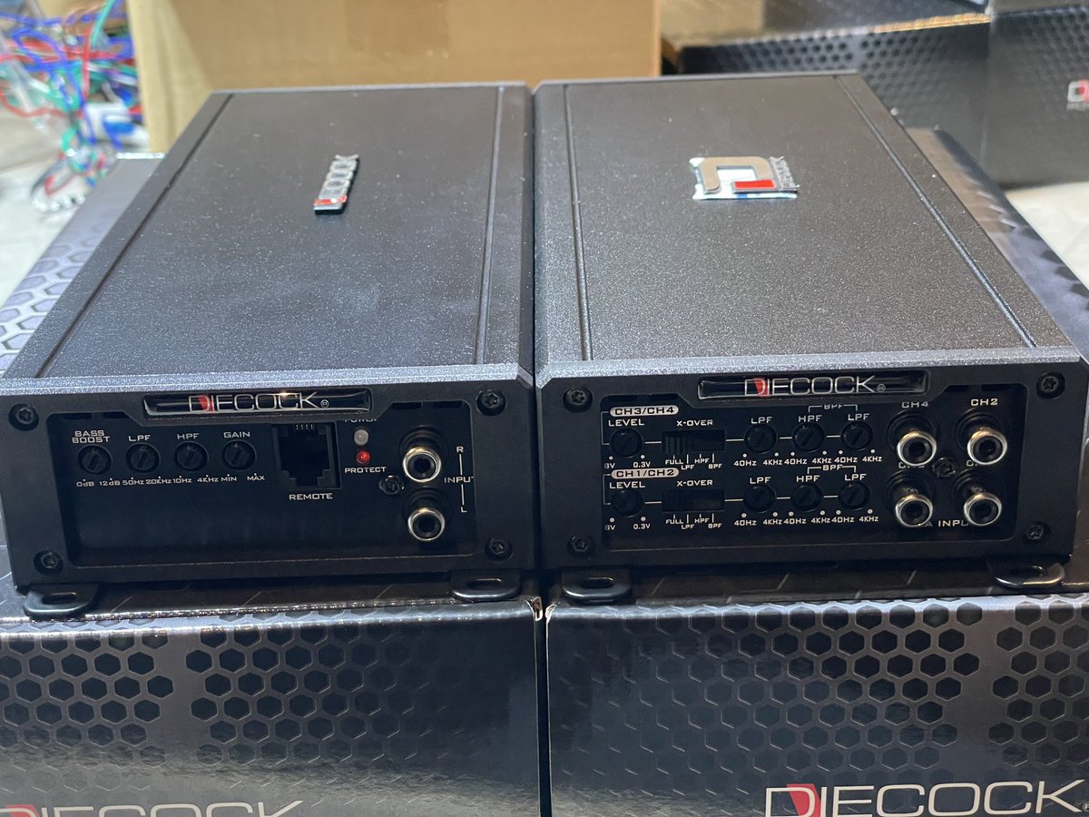 manabu_dept's tweet photo. パワーアンプFD1000&FD3000第一ロット、倉庫に入りました❣️
大変大変大変大変お待たせいたしました🙇‍♂️🙇‍♂️🙇‍♂️

日曜日ですが明日より順次発送してまいります🙇
なんせ年度末なもんで笑

製品の仕上がりもバッチリ👌
アルミエンブレムのクオリティも文句なし！

より力強く生まれ変わった1000&3000をよろしくお願いいたします😀