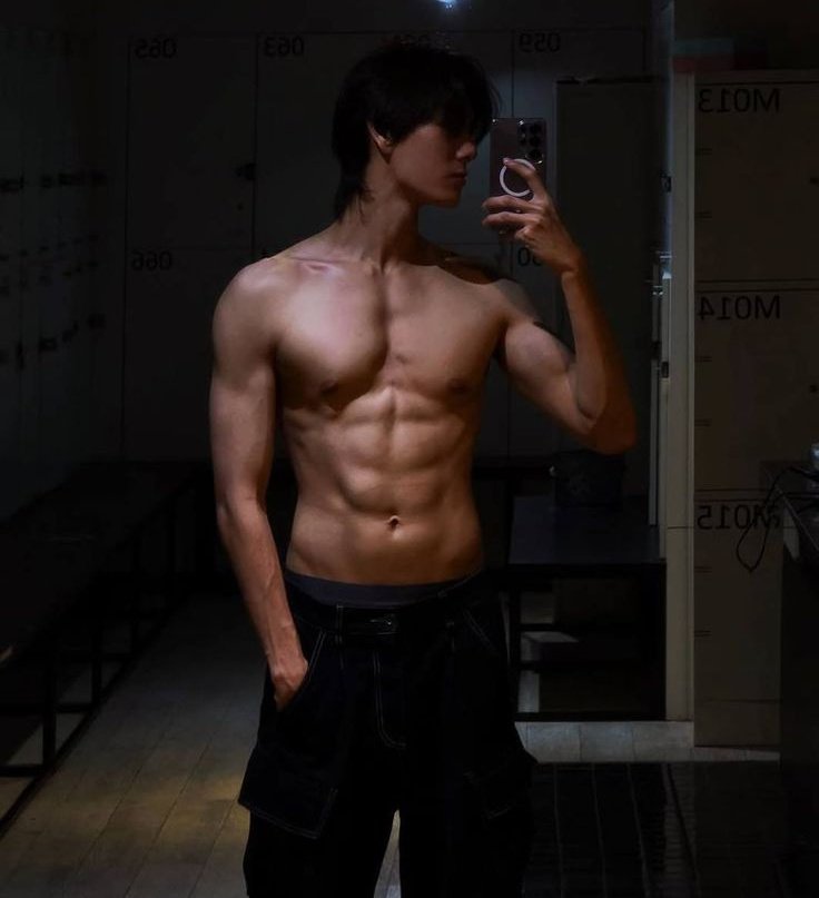 shi⁷ シ tweet media