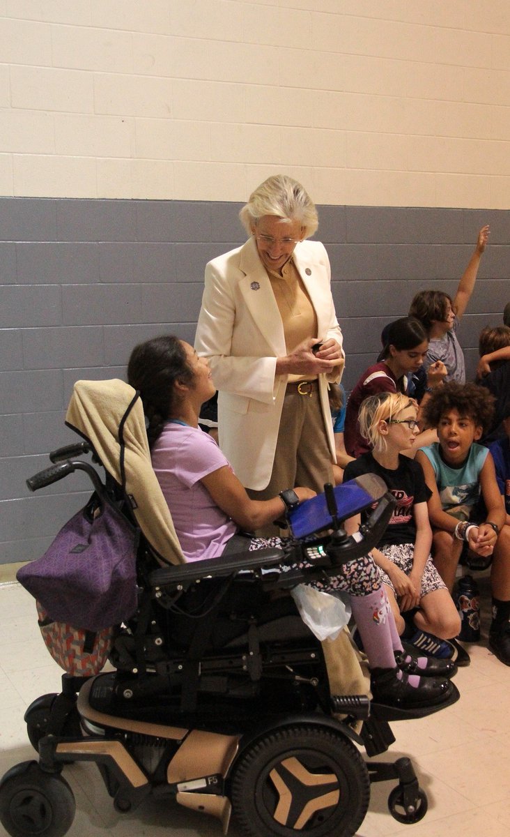 CityofTampa's tweet photo. REMINDER: Summer Camp registration for residents begins on 3/30 for Recreate, Educate, and Create (R.E.C.). Camps and 4/6 for Specialty Camps! Start planning your summer with @tampaparksrec. 😎

Details &amp; registration: https://t.co/t3PUknMMd9 https://t.co/HMK4nFj5iw