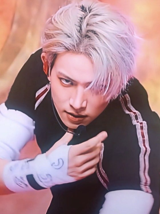 ¹⁰⁰⁹ tweet media