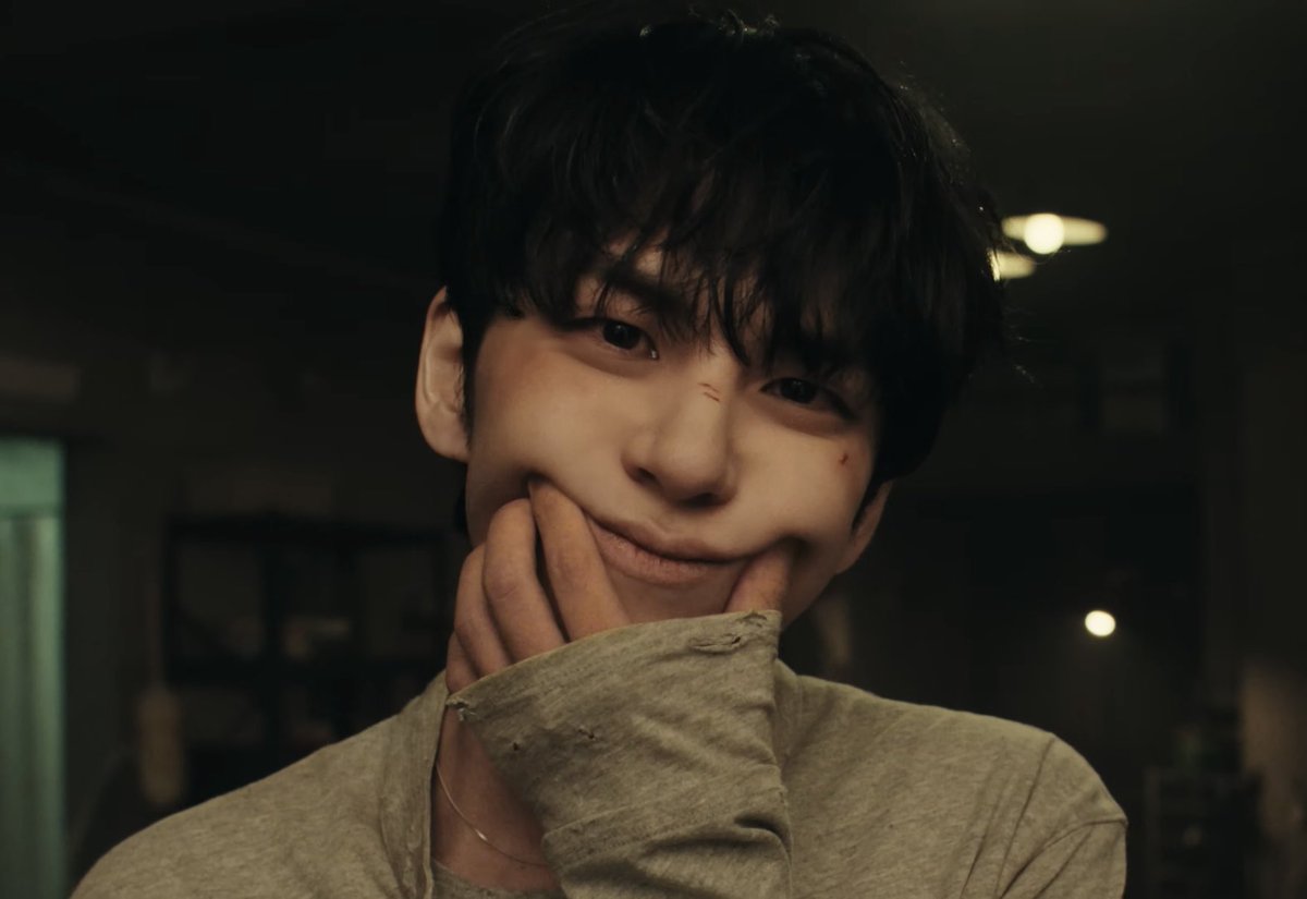 풀୨ৎ tweet media