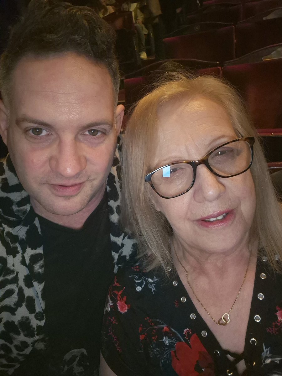 All That Dazzles tweet media