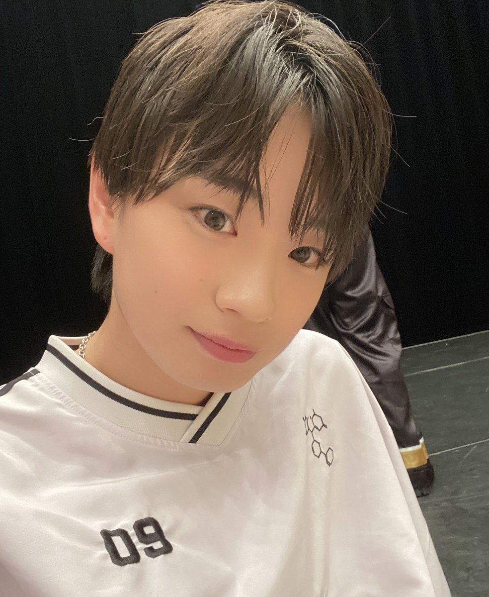 上原暖留 / HARU 【X8EE】 tweet media