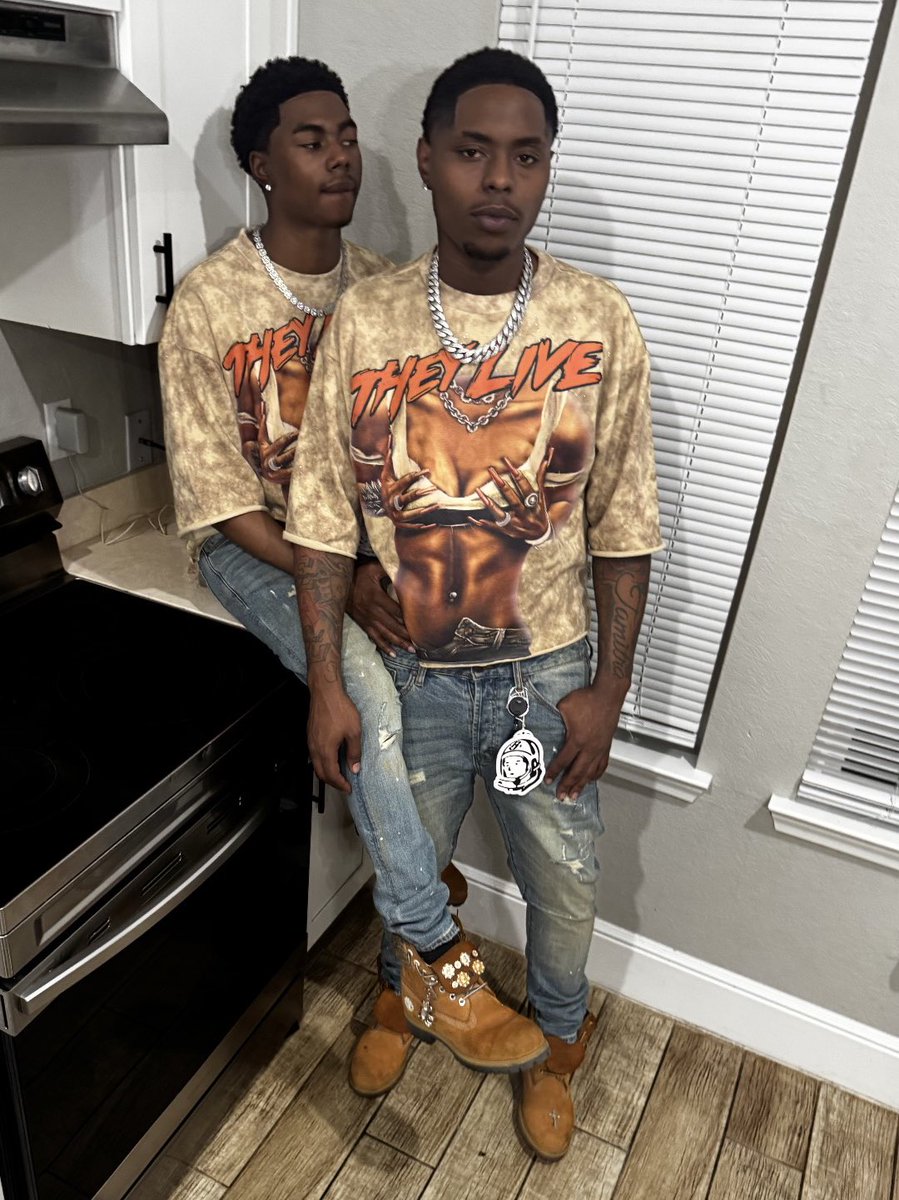 Doubleit2xx's tweet photo. Good morning from us 👀💦 Watch full vid. https://t.co/4aB3tbFfaw https://t.co/tAc2SbnATb