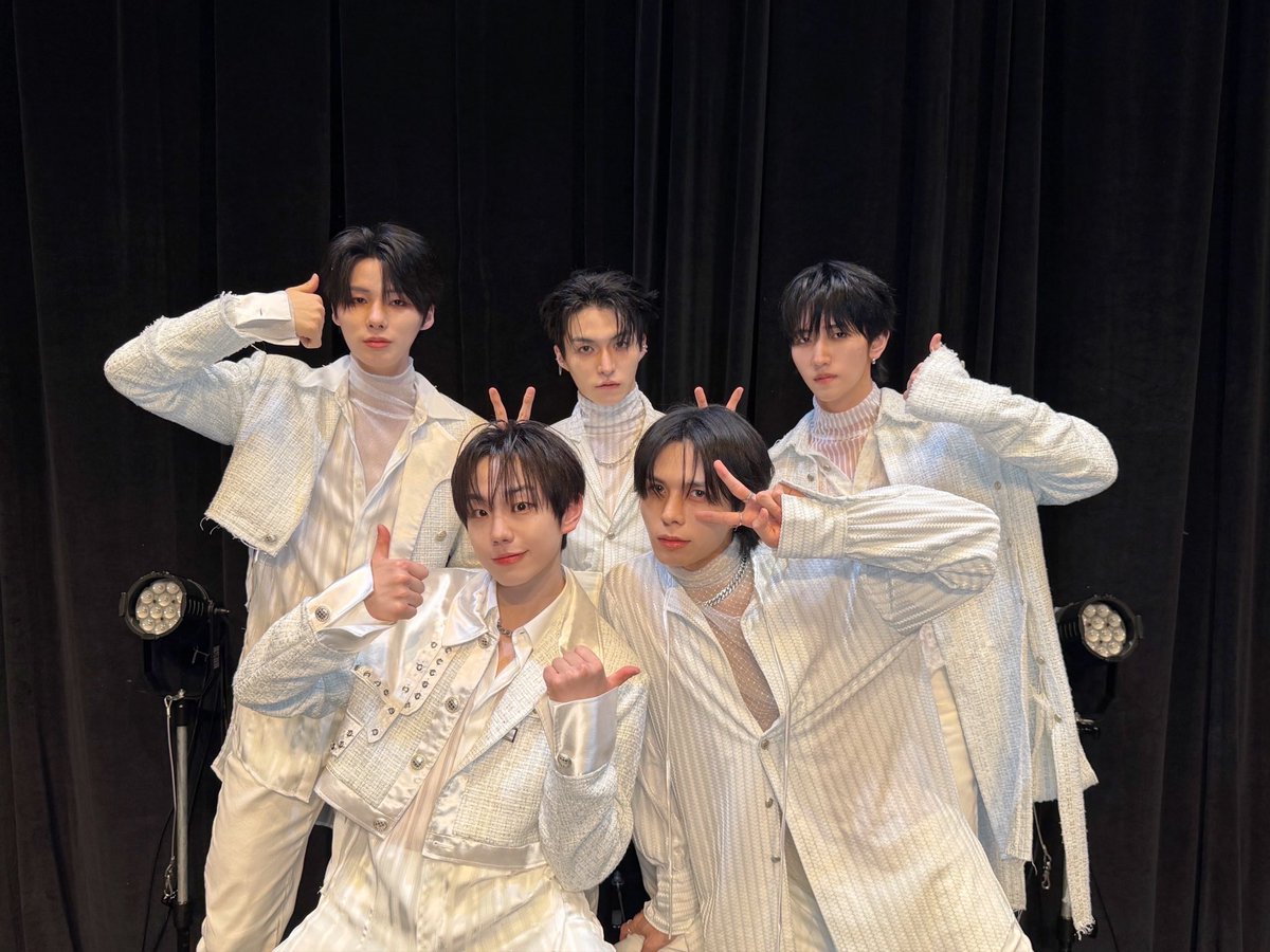 E'LAST(エラスト) JAPAN tweet media