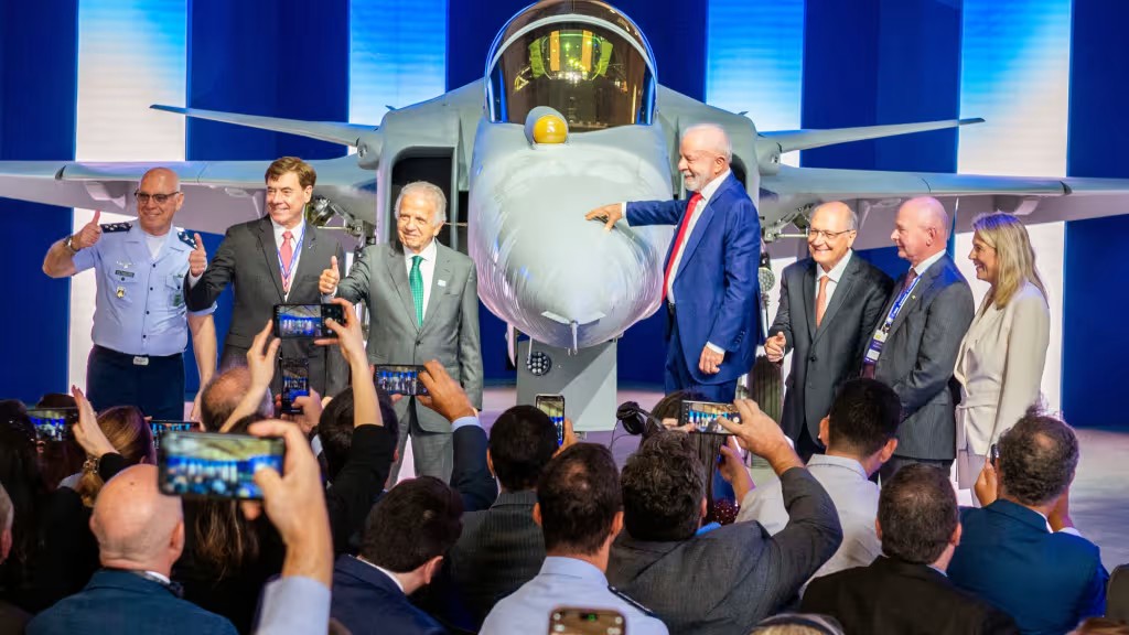 Congrats Brazil 🇧🇷 for producing your first Gripen E Fighter

Congrats to Sweden 🇸🇪 as well for not letting peaceful times stop them from continuously developing their defense capabilities 💪